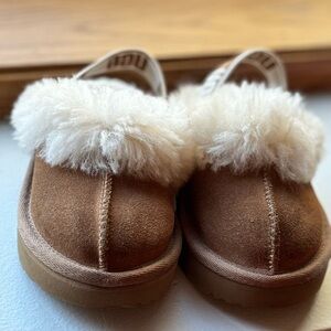 Toddler Ugg Slippers Size 6